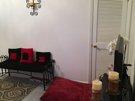 4th image of 1690 Wimbledon Dr APT 8