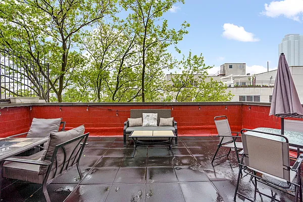 Sold by Compass | media 9