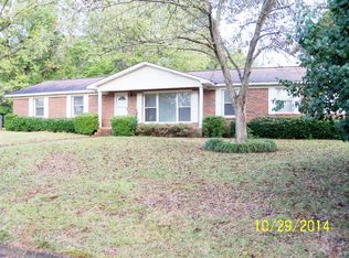 1700 Woodsvale Dr, Dothan, AL 36303