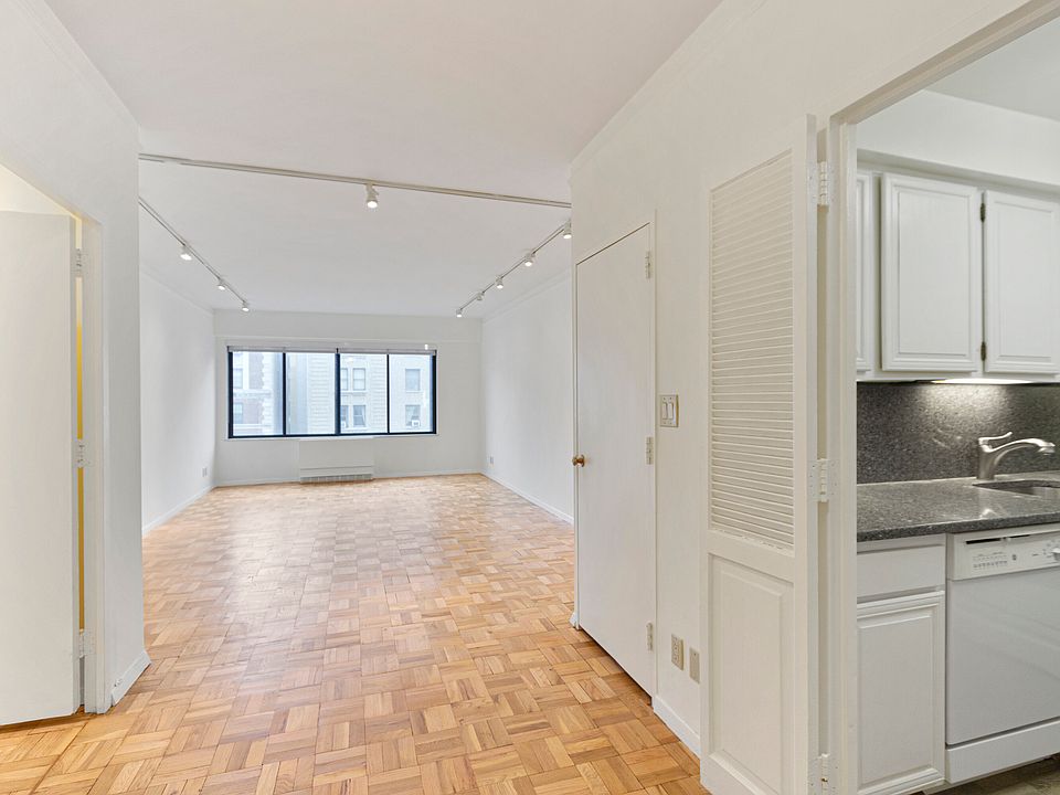 1st image of 900 Park Ave APT 15B