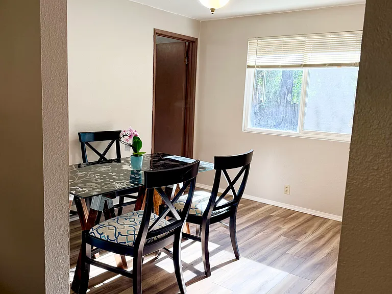 146th Pl NE — Photo 4