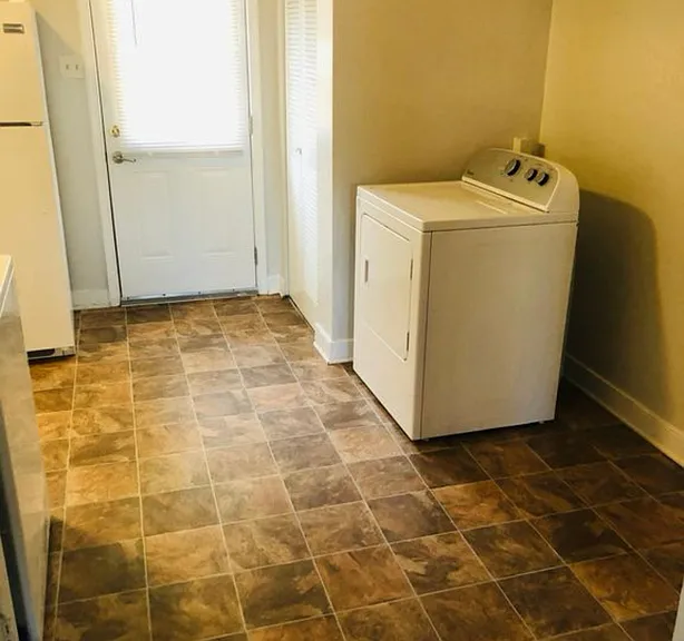 2718 Goolsby Ave — Photo 3