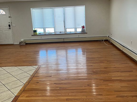3rd image of 32 Maiden Ln Unit 1
