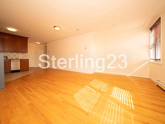 4th image of 1431 Astoria Blvd #2B