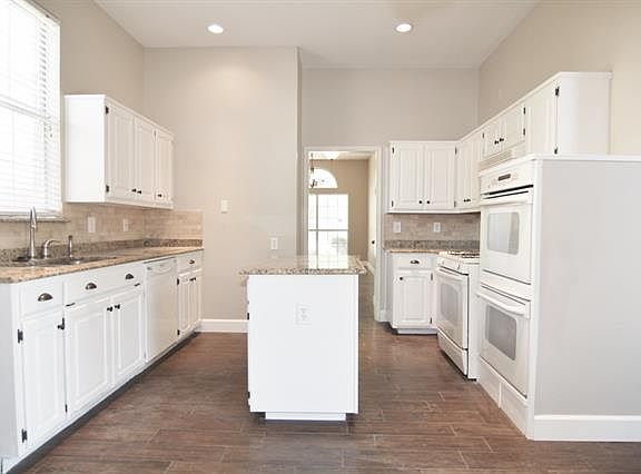 4th image of 3807 Seminole Cir