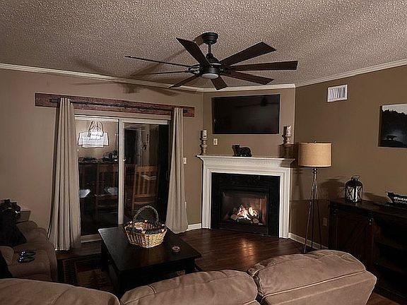 3rd image of 3919 S River Rd #604