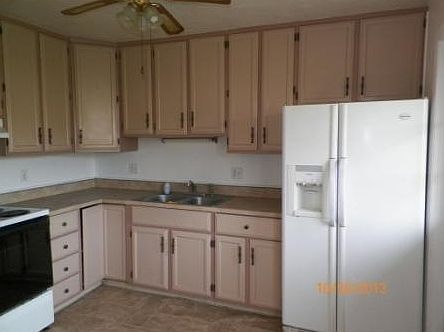 5th image of 1818 Greenwood Dr