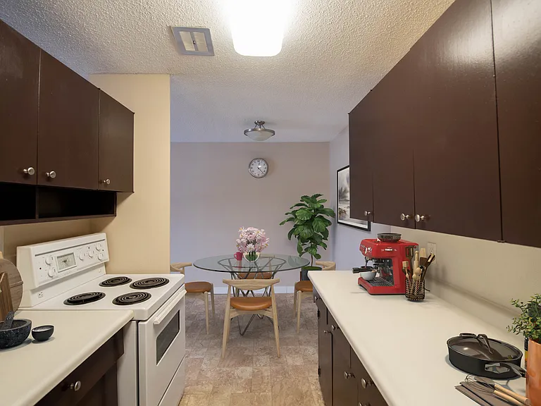 415 Saint Jean Baptiste — Photo 3