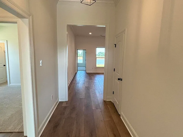 206 Yellowfin Ln — Photo 2