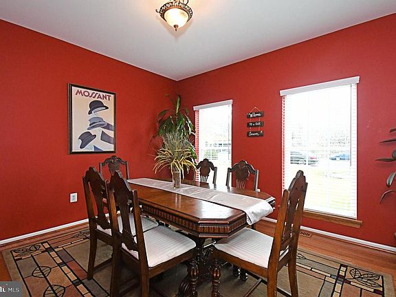 5th image of 440 Sunny Ridge Rd