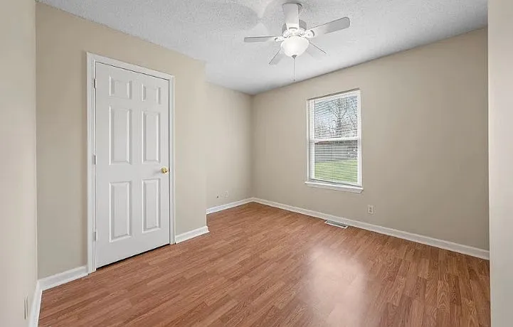 132 Grant Ave — Photo 10