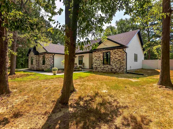 603 Arbor Dr, Carterville, IL 62918