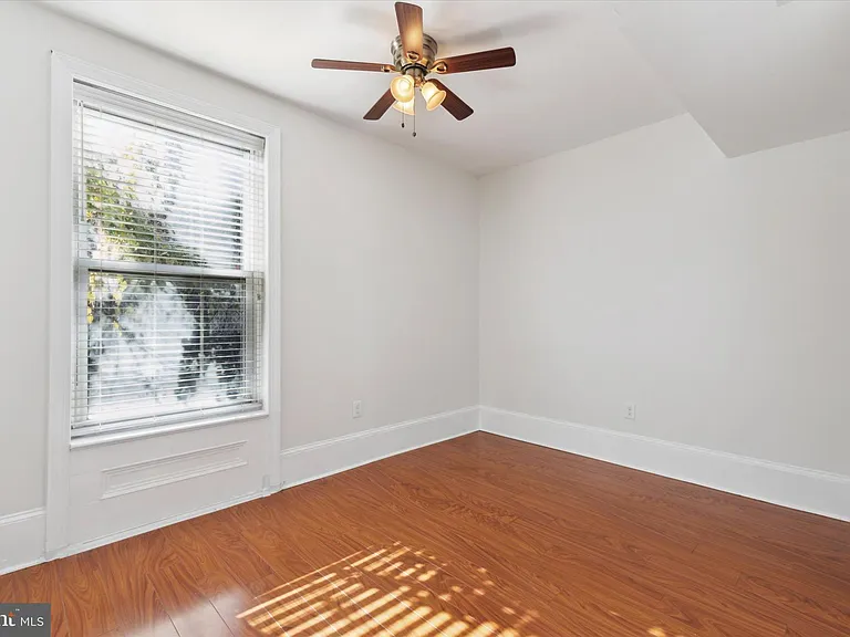 1604 Wallace St #102 — Photo 11