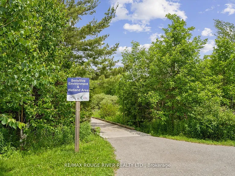 6 Esquire Way — Photo 40