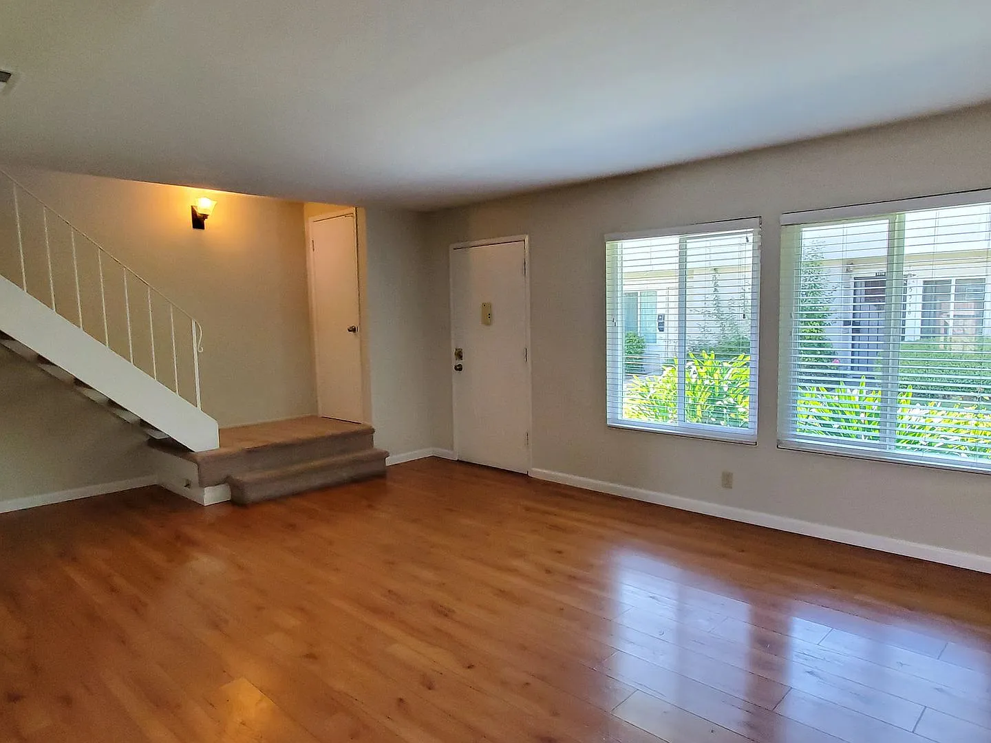 Spacious 2-Story Townhome, Fresh Paint, New Carpet, Wood Floor Downstairs, Patio, Dual Pane, Wash... — Photo 4