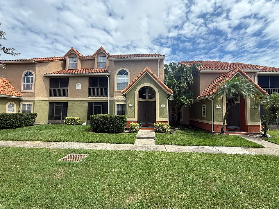 425 Fountainhead Cir #207