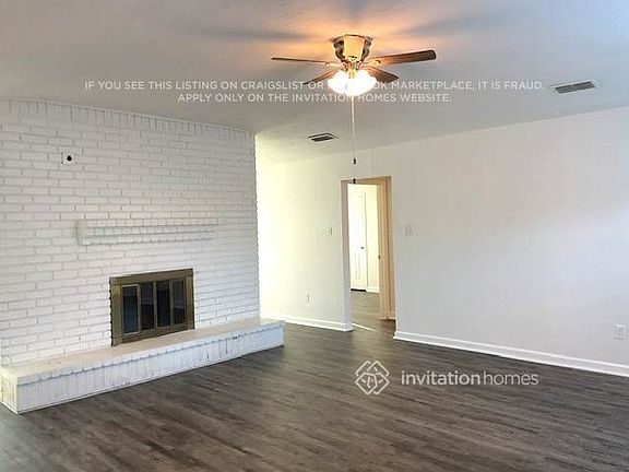 3rd image of 15823 Blackhawk Blvd