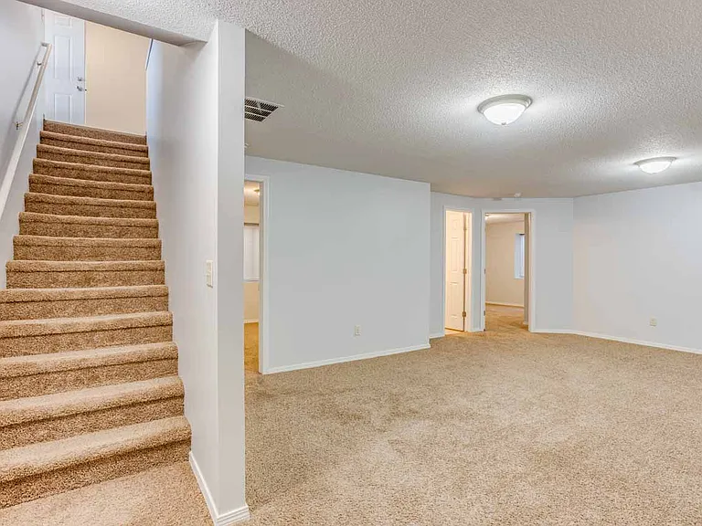 1048 E Karla Ave — Photo 19