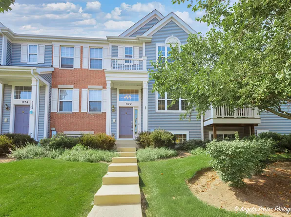 872 Emerald Dr, Hampshire, IL 60140