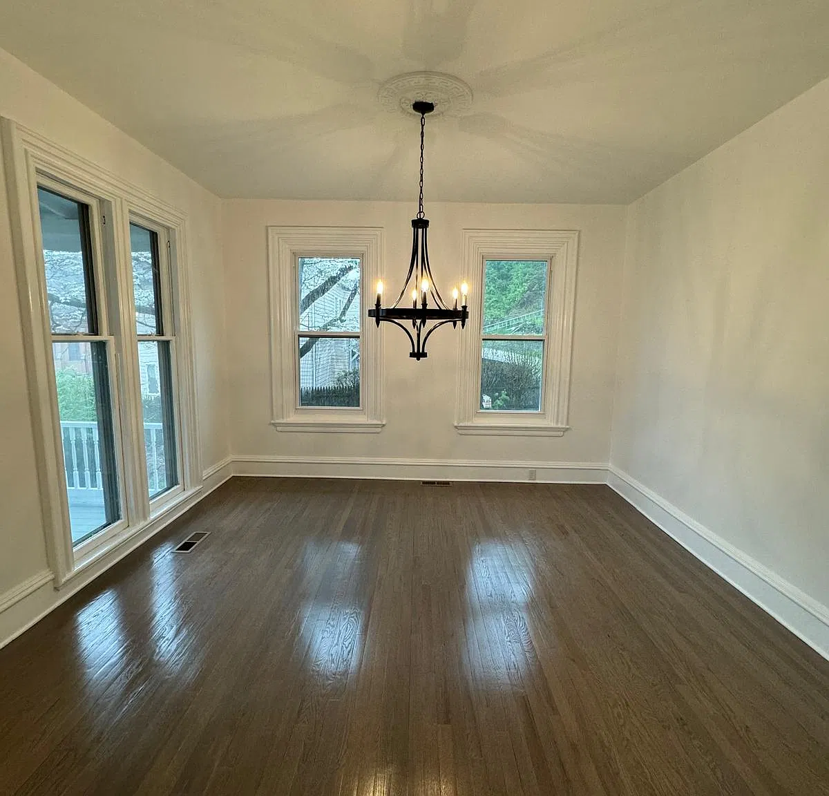 5 bed, 2203 sqft, $3,500 — Photo 2