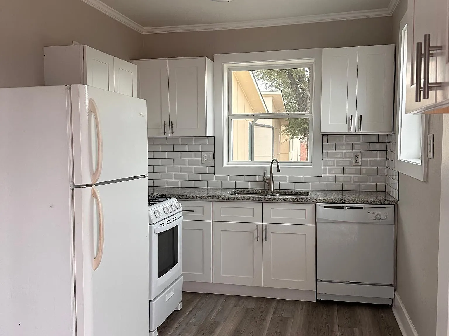 1 bed, 725 sqft, $1,195 — Photo 2
