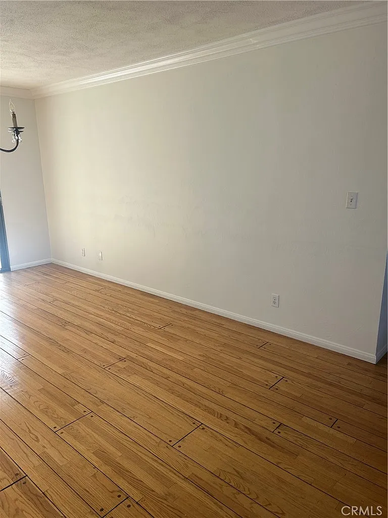 4 bed, 3021 sqft, $8,500 — Photo 2