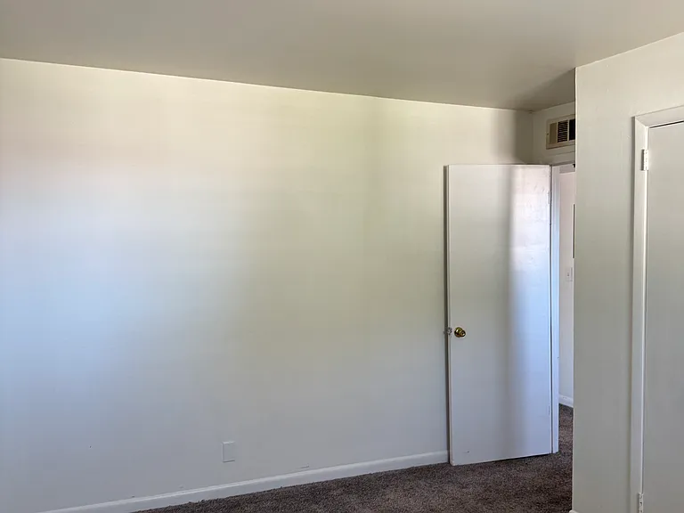 1113 Elm Ave #C — Photo 6