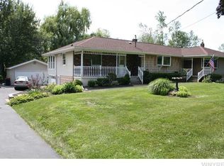 8980 Fisk Rd, Akron, NY 14001