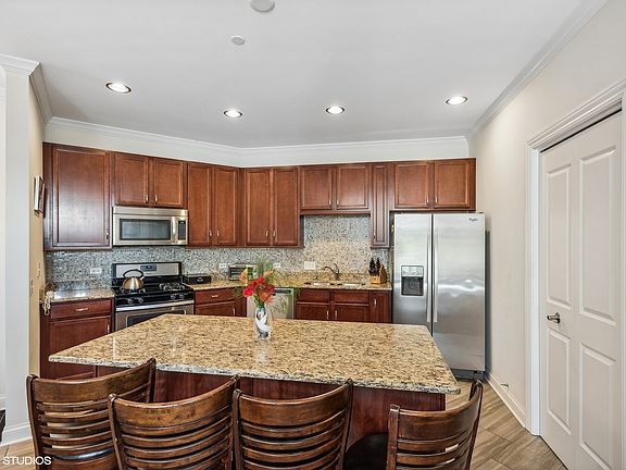 3rd image of 100 Prairie Park Dr APT 201