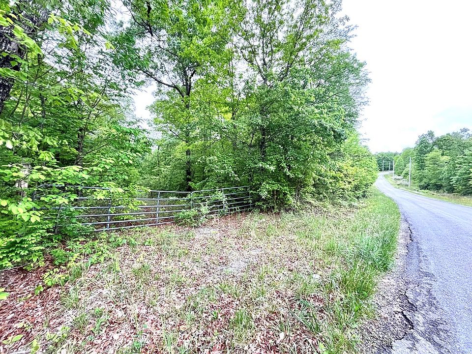 2nd image of 302 George Branch Dr