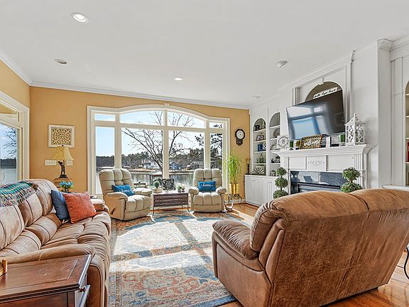 5th image of 228 Compass Point