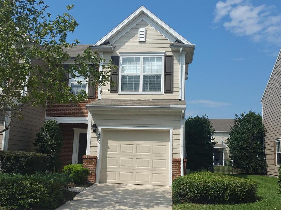 1st image of 4850 Parkhurst Pl
