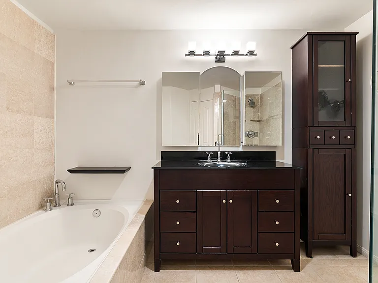 930 N Doheny Dr #415 — Photo 14