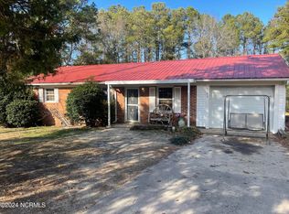 1102 Hylan Ave, Hamlet, NC 28345