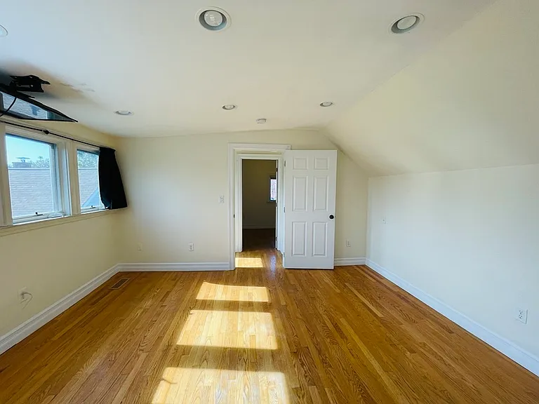 18 Richardson St #18 — Photo 12