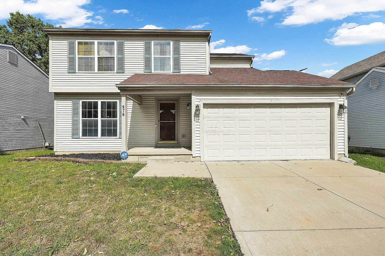 976 Lavender Ln photo 1
