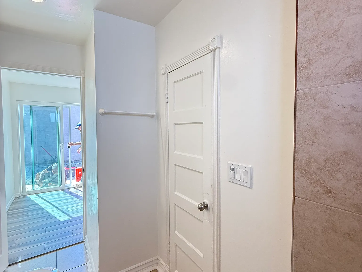 3 bed, 1100 sqft, $2,800 — Photo 2