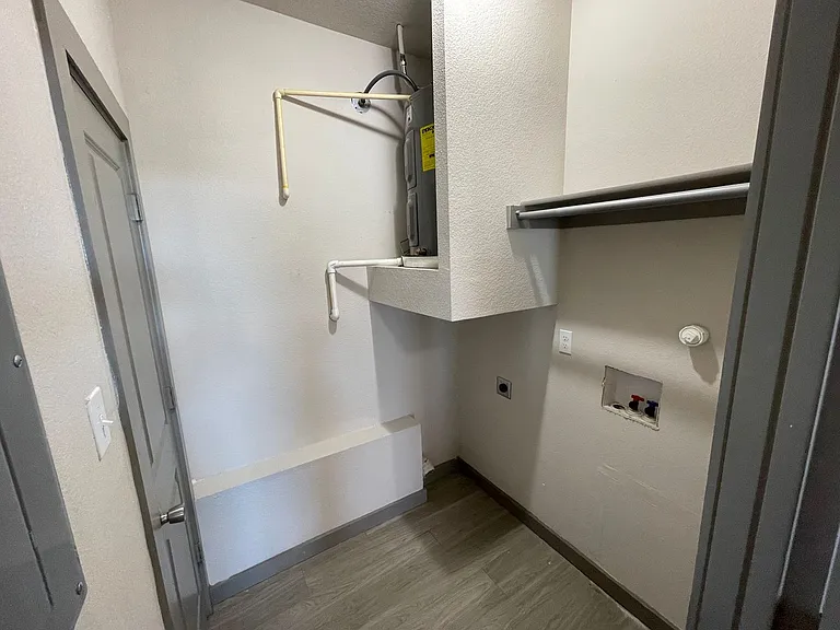 10604 Tube Dr — Photo 11