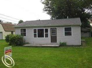 26057 Weigel Rd, New Boston, MI 48164