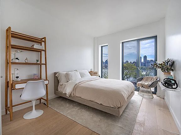 4th image of 30-05 Vernon Blvd Penthouse I