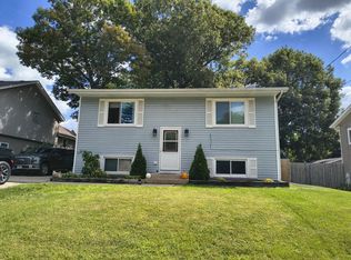 6811 236th Ave, Salem, WI 53168