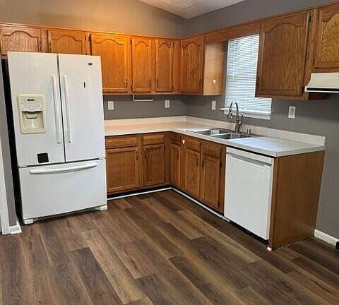 3rd image of 113 Arbor Trce