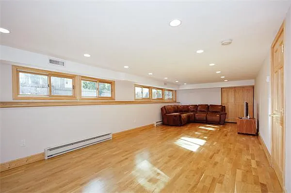 22 Westlund Rd — Photo 18