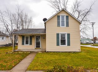 212 2nd St NW, State Center, IA 50247