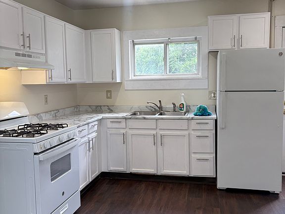 5th image of 4173 Powell Ave