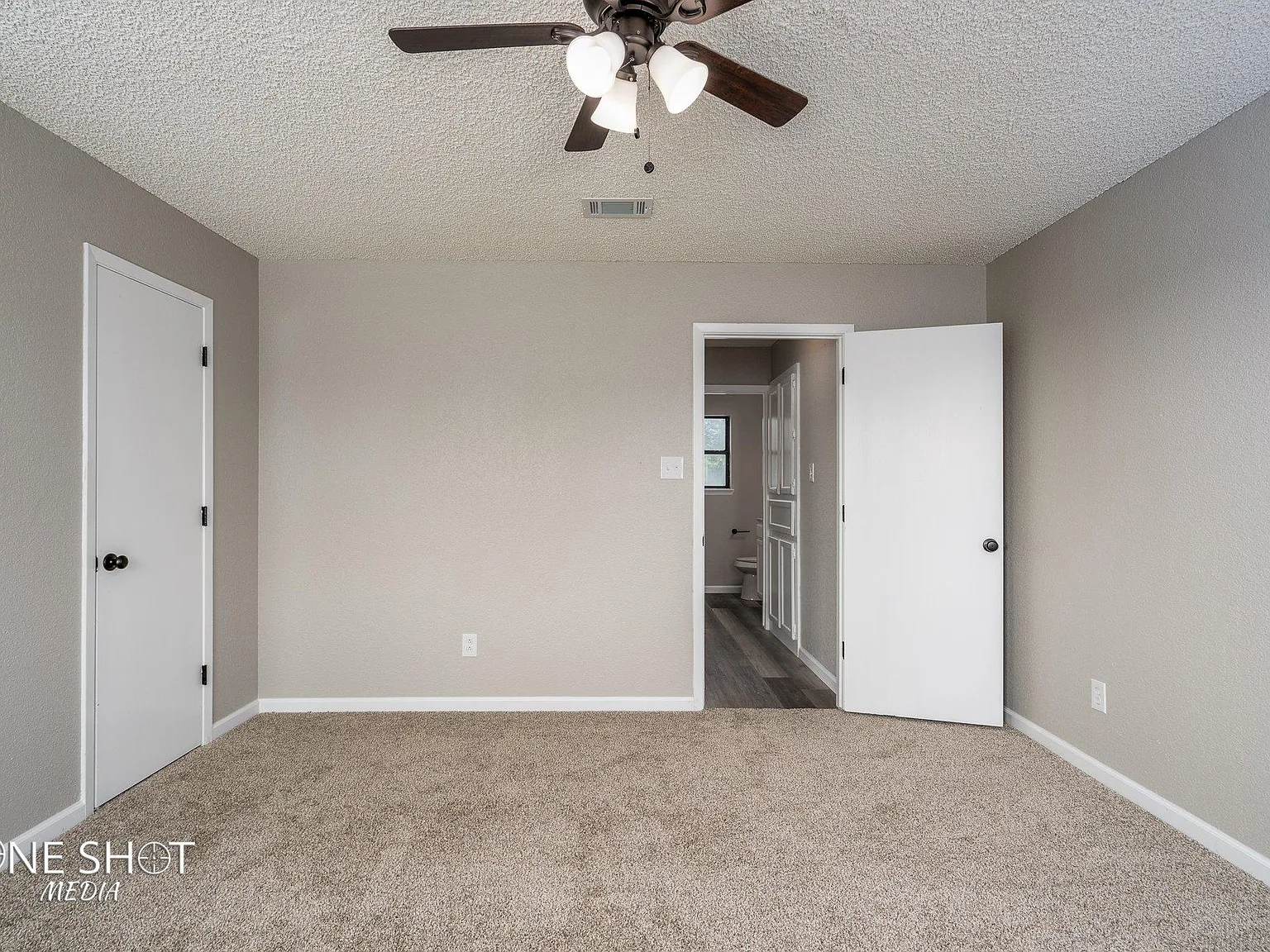 2 bed, 1090 sqft, $1,700 — Photo 4