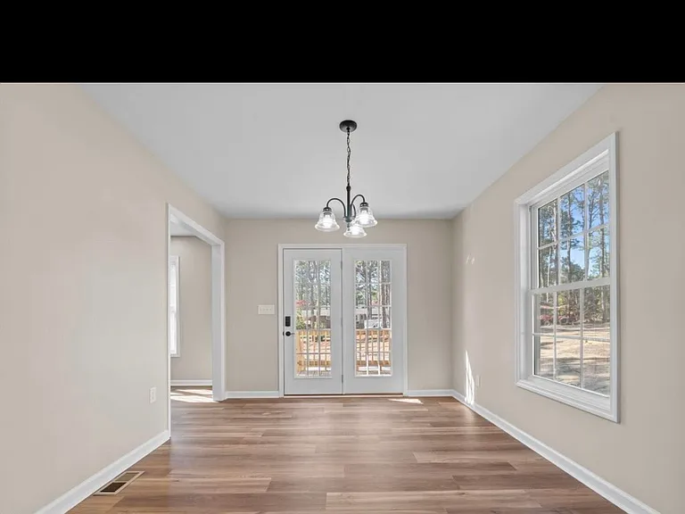 215 Beech St — Photo 16
