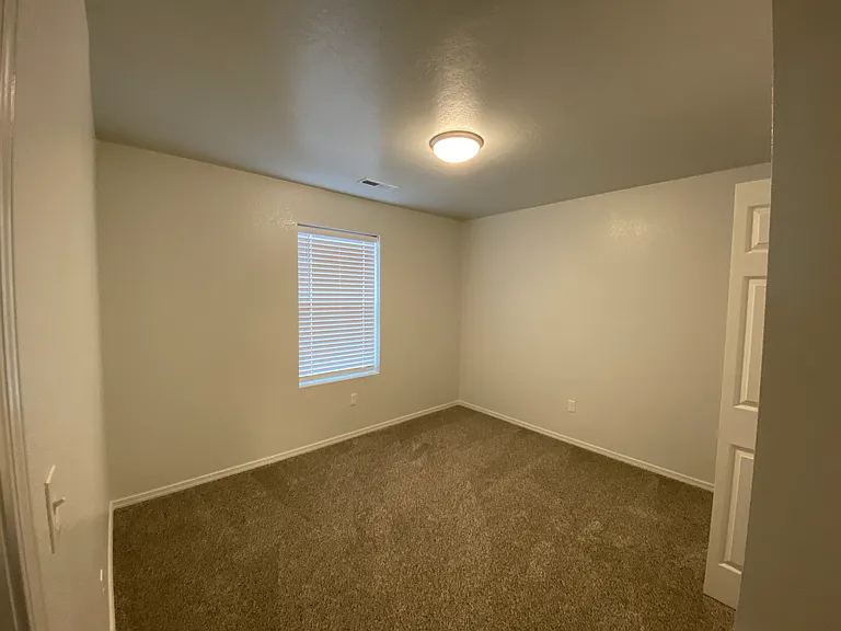 840 SW Lago St — Photo 29
