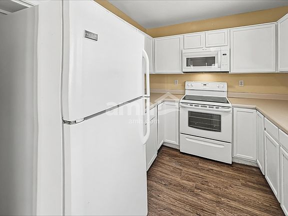 3rd image of 9957 E Paseo