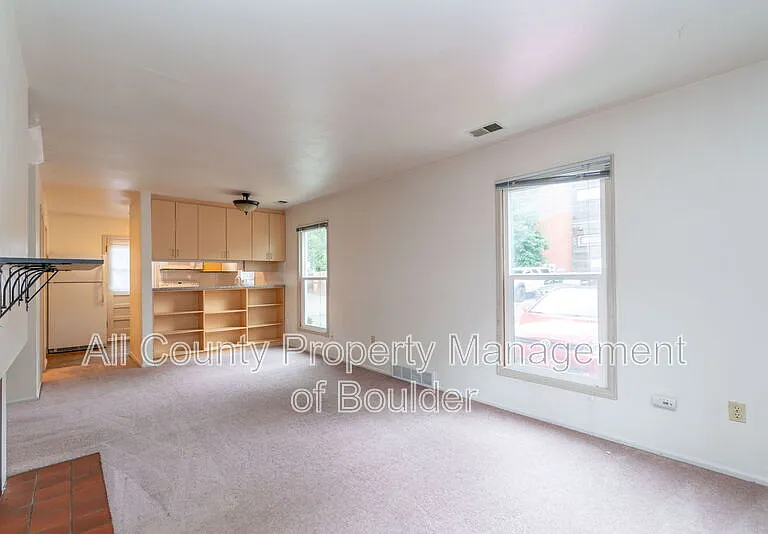 1817 Grove St #3 — Photo 2